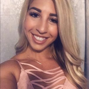 Meet your Posher, Laura